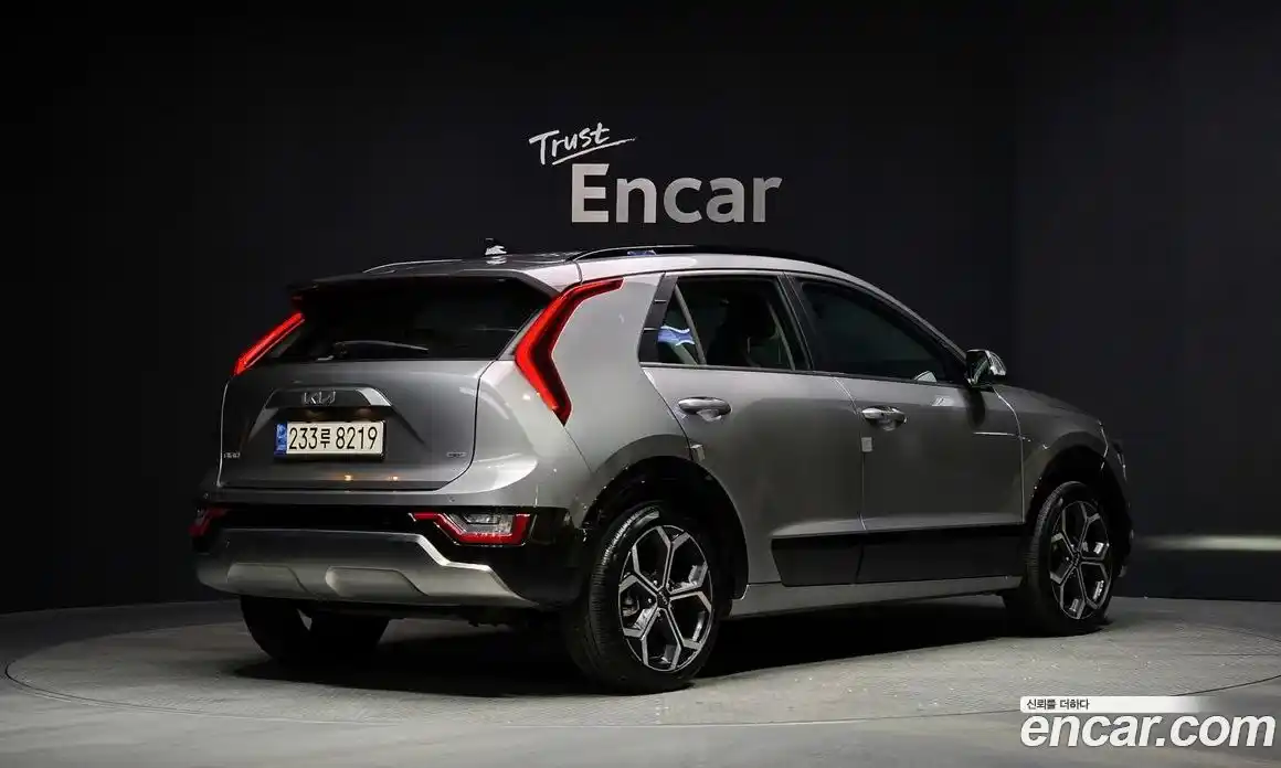 Kia Niro 2023 1.6 Автомат в Москве № 128373, фото 4