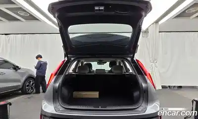 Kia Niro 2023 1.6 Автомат в Москве № 128373, миниатюра 6