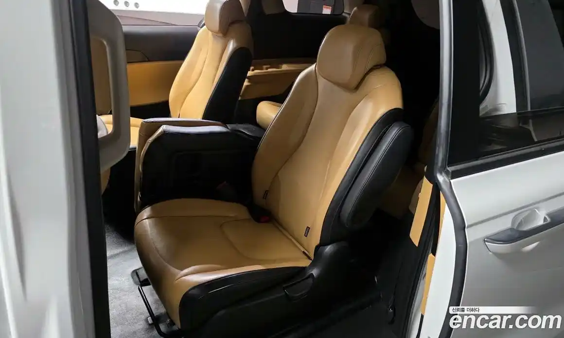 Kia Canival 2023 2.2 Автомат в Москве № 132857, фото 17