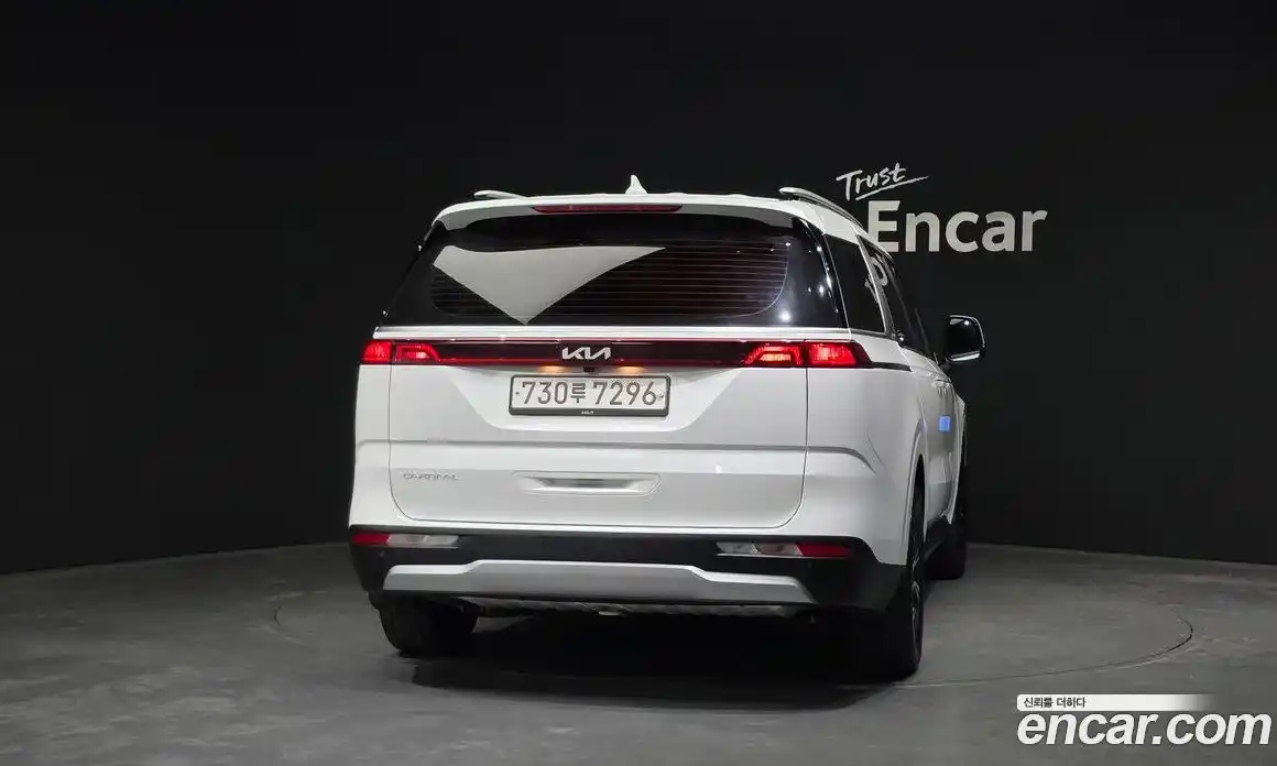 Kia Canival 2023 2.2 Автомат в Москве № 132857, фото 7