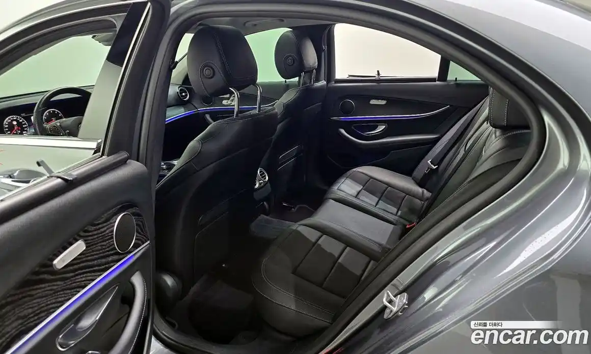 Mercedes-Benz E-Class 2017 2.0 Автомат в Москве № 138938, фото 17