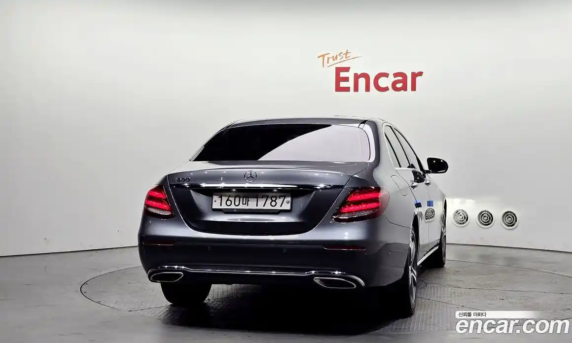 Mercedes-Benz E-Class 2017 2.0 Автомат в Москве № 138938, фото 7