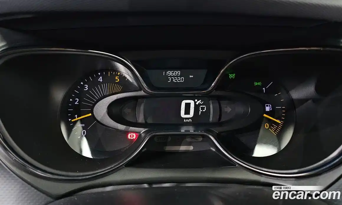 Renault QM3 2014 1.5 Автомат в Москве № 148486, фото 11