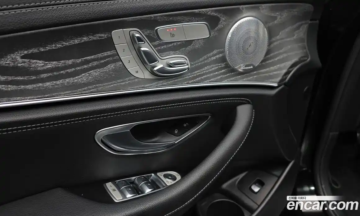 Mercedes-Benz E-Class 2021 2.0 Автомат в Москве № 150757, фото 17