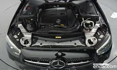 Mercedes-Benz E-Class 2021 2.0 Автомат в Москве № 150757, миниатюра 4