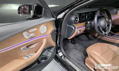 Mercedes-Benz E-Class 2021 2.0 Автомат в Москве № 160750, миниатюра 4