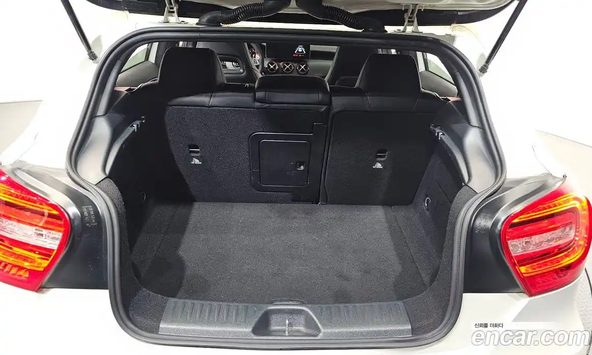 Mercedes-Benz A-Class 2015 2.0 Автомат в Москве № 161719, фото 15