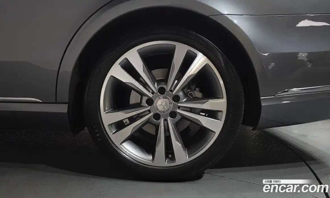 Mercedes-Benz E-Class 2016 3.5 Автомат в Москве № 162085, фото 12