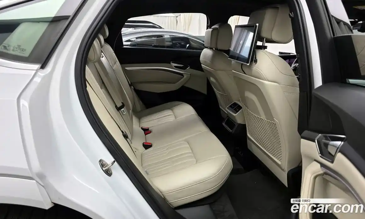 Audi e-tron 2022 0.2 Автомат в Москве № 163079, фото 11