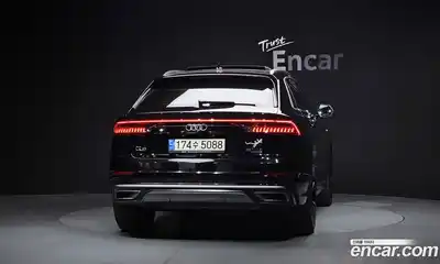 Audi Q8 2021 3.0 Автомат в Москве № 163448, миниатюра 3
