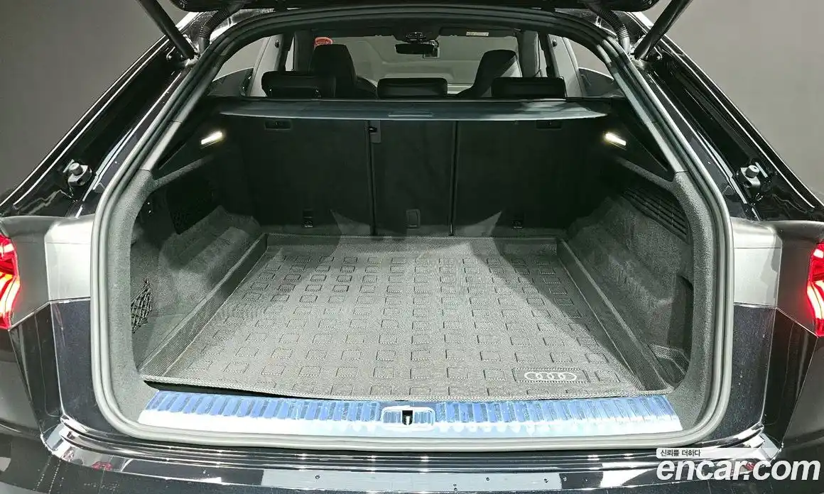 Audi Q8 2021 3.0 Автомат в Москве № 163448, фото 8