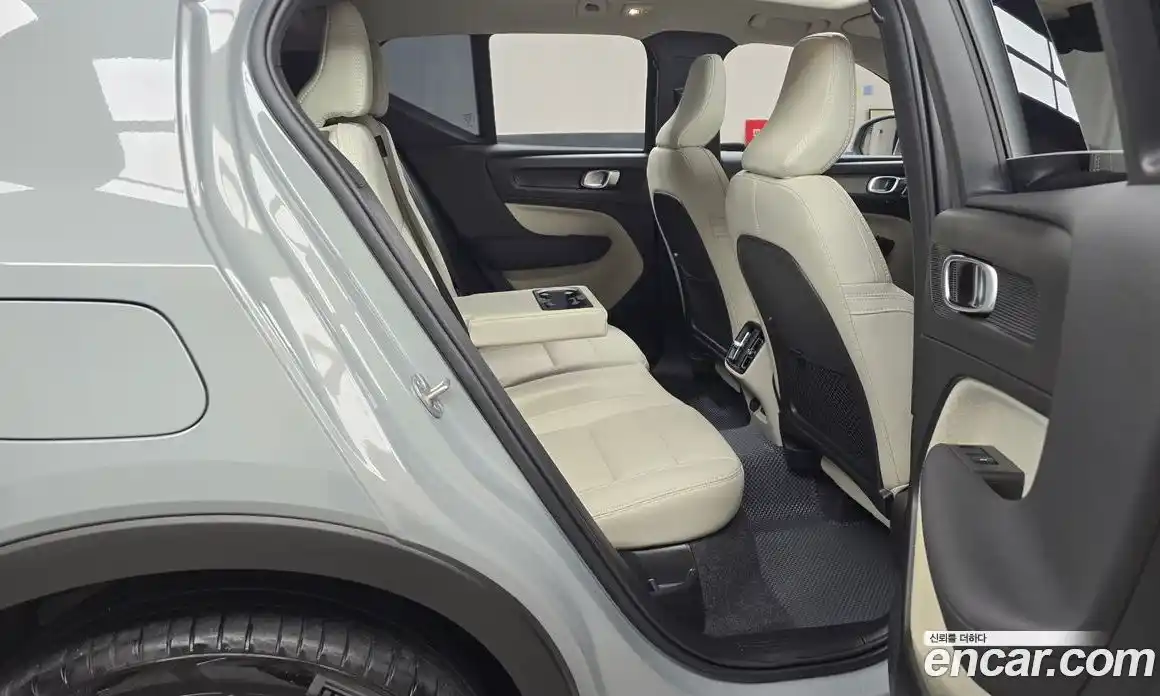 Volvo XC40 2025 2.0 Автомат в Москве № 164250, фото 17