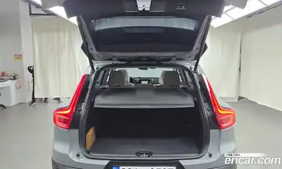 Volvo XC40 2025 2.0 Автомат в Москве № 164250, миниатюра 2