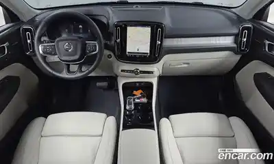 Volvo XC40 2025 2.0 Автомат в Москве № 164250, миниатюра 3