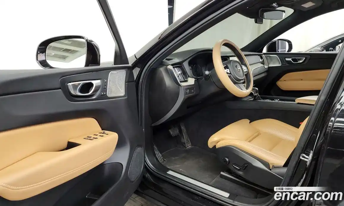 Volvo XC60 2020 2.0 Автомат в Москве № 164511, фото 5