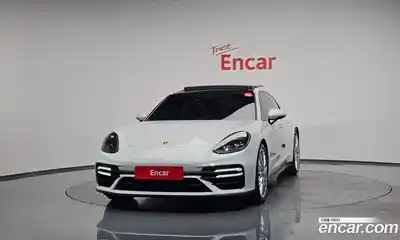 Porsche Panamera, 2021