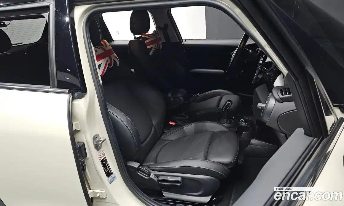 Mini Cooper 2022 1.5 Автомат в Москве № 167120, фото 11