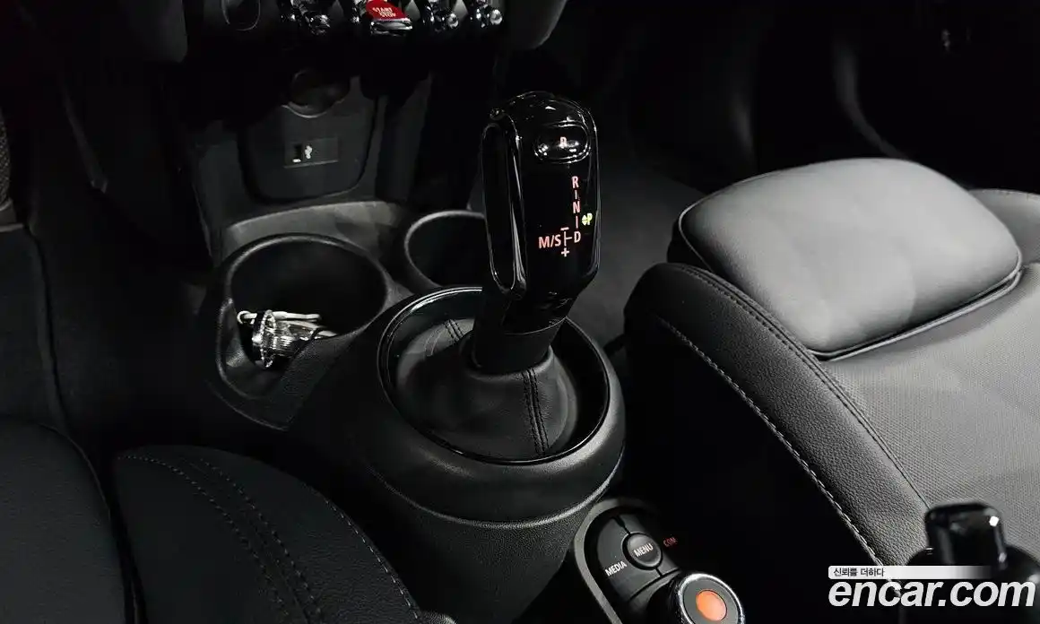 Mini Cooper 2022 1.5 Автомат в Москве № 167120, фото 16