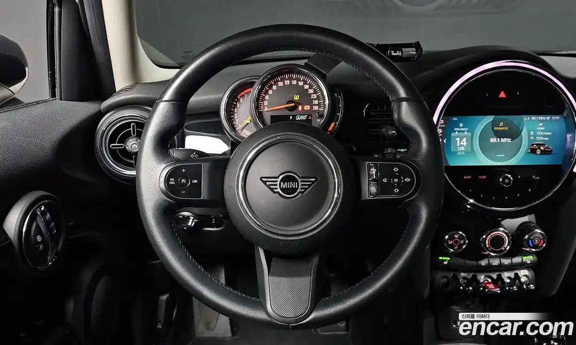 Mini Cooper 2022 1.5 Автомат в Москве № 167120, фото 18