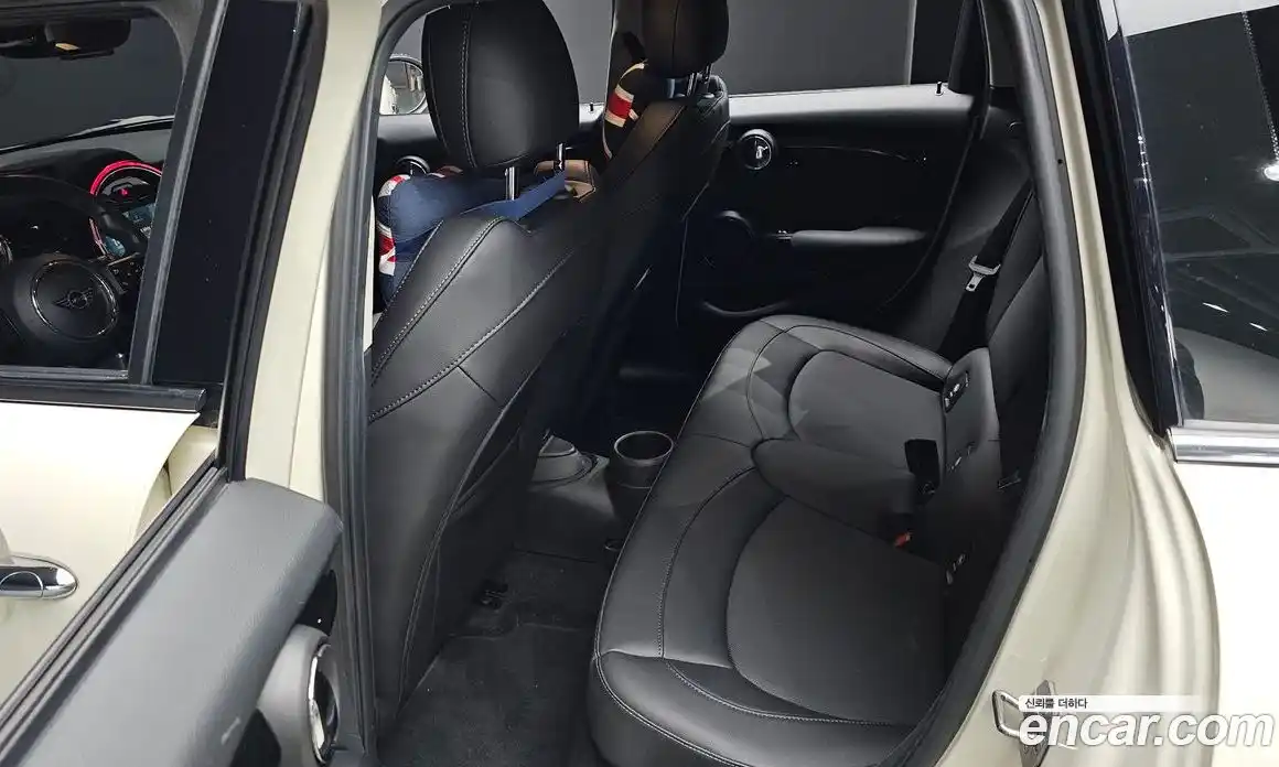 Mini Cooper 2022 1.5 Автомат в Москве № 167120, фото 19