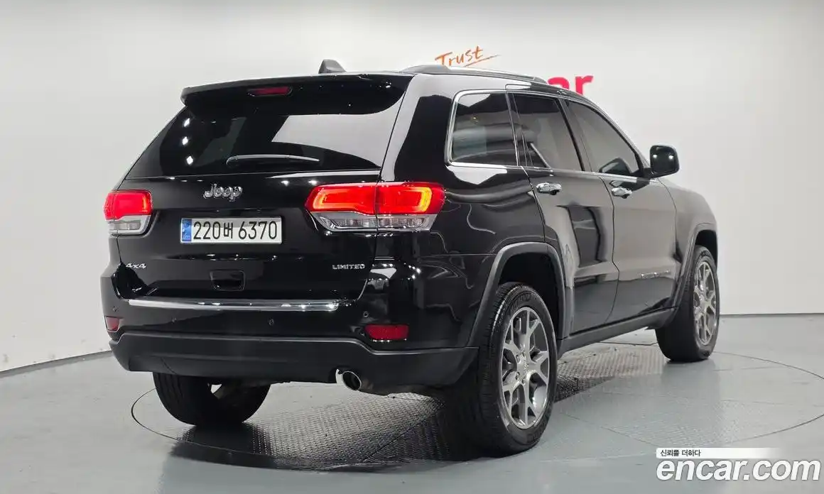 Jeep Cherokee 2019 3.6 Автомат в Москве № 169651, фото 13