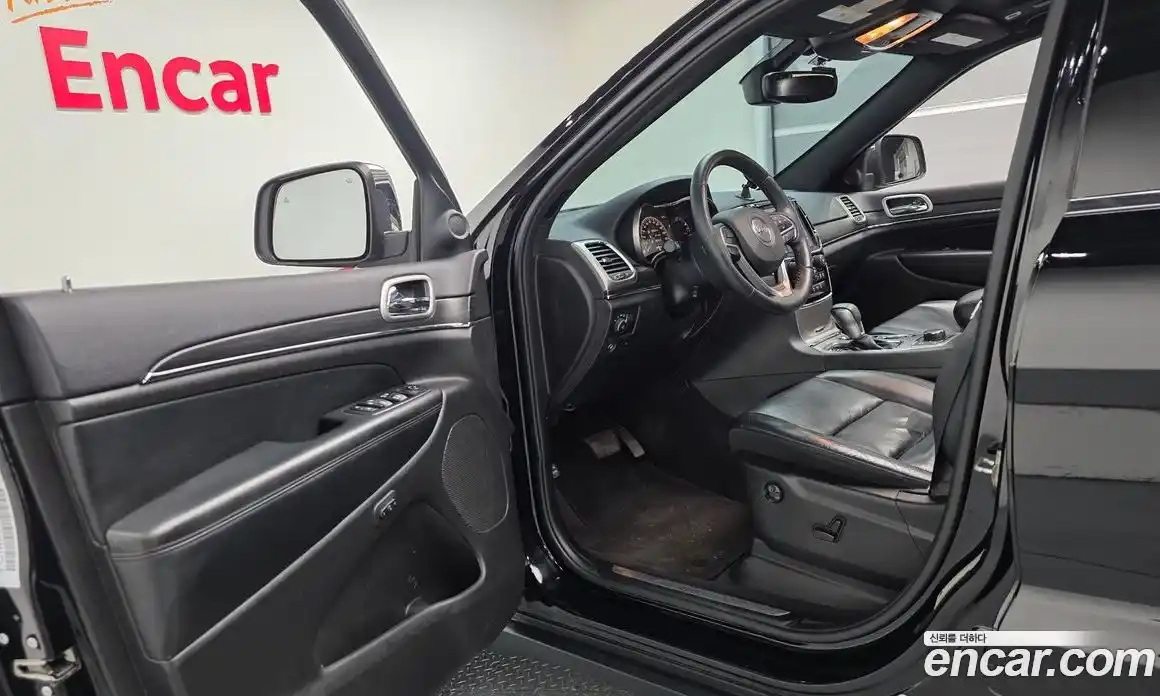 Jeep Cherokee 2019 3.6 Автомат в Москве № 169651, фото 20