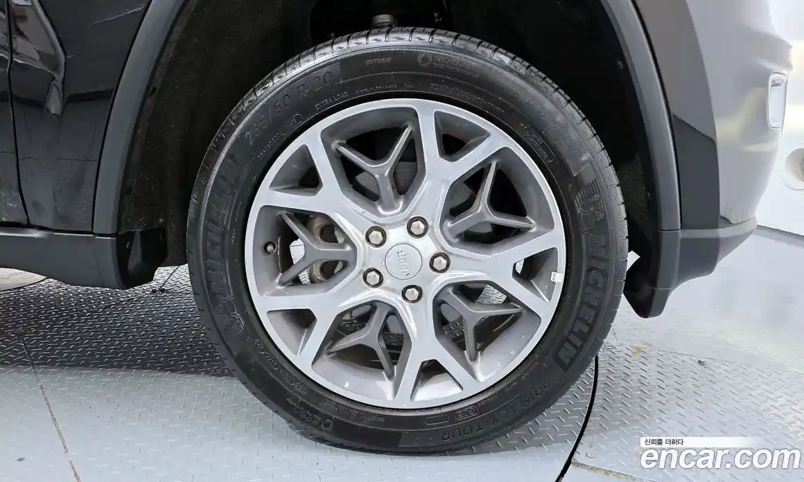 Jeep Cherokee 2019 3.6 Автомат в Москве № 169651, фото 10