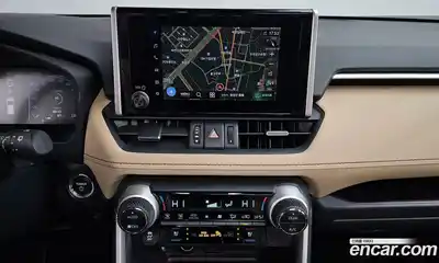 Toyota RAV4 2023 2.5 Автомат в Москве № 170162, миниатюра 11