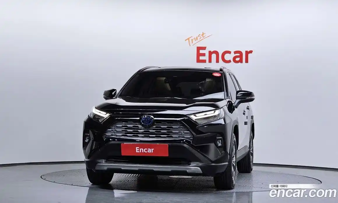 Toyota RAV4 2023 2.5 Автомат в Москве № 170162, фото 12