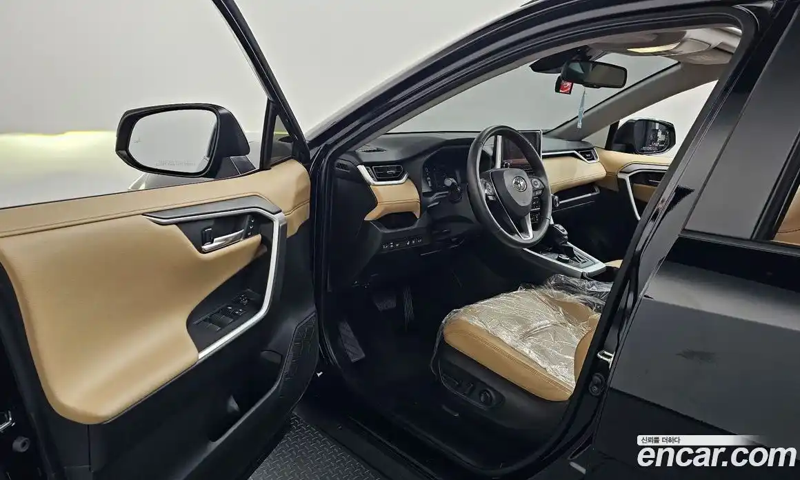 Toyota RAV4 2023 2.5 Автомат в Москве № 170162, фото 14