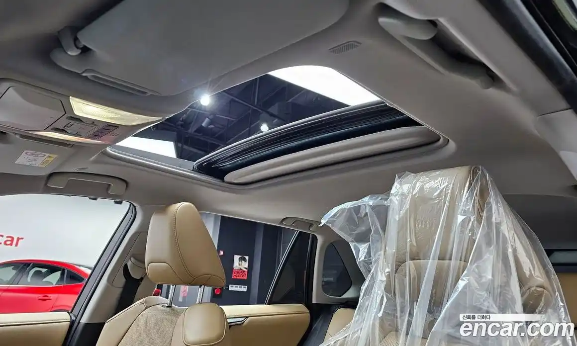 Toyota RAV4 2023 2.5 Автомат в Москве № 170162, фото 15