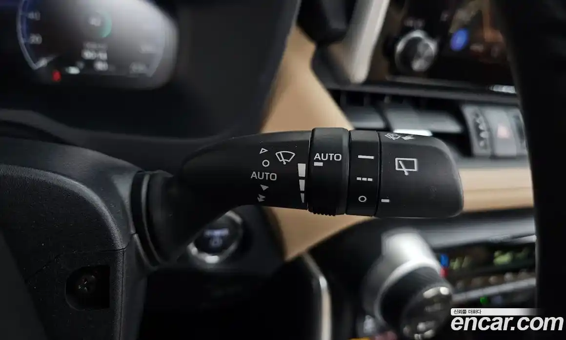 Toyota RAV4 2023 2.5 Автомат в Москве № 170162, фото 17