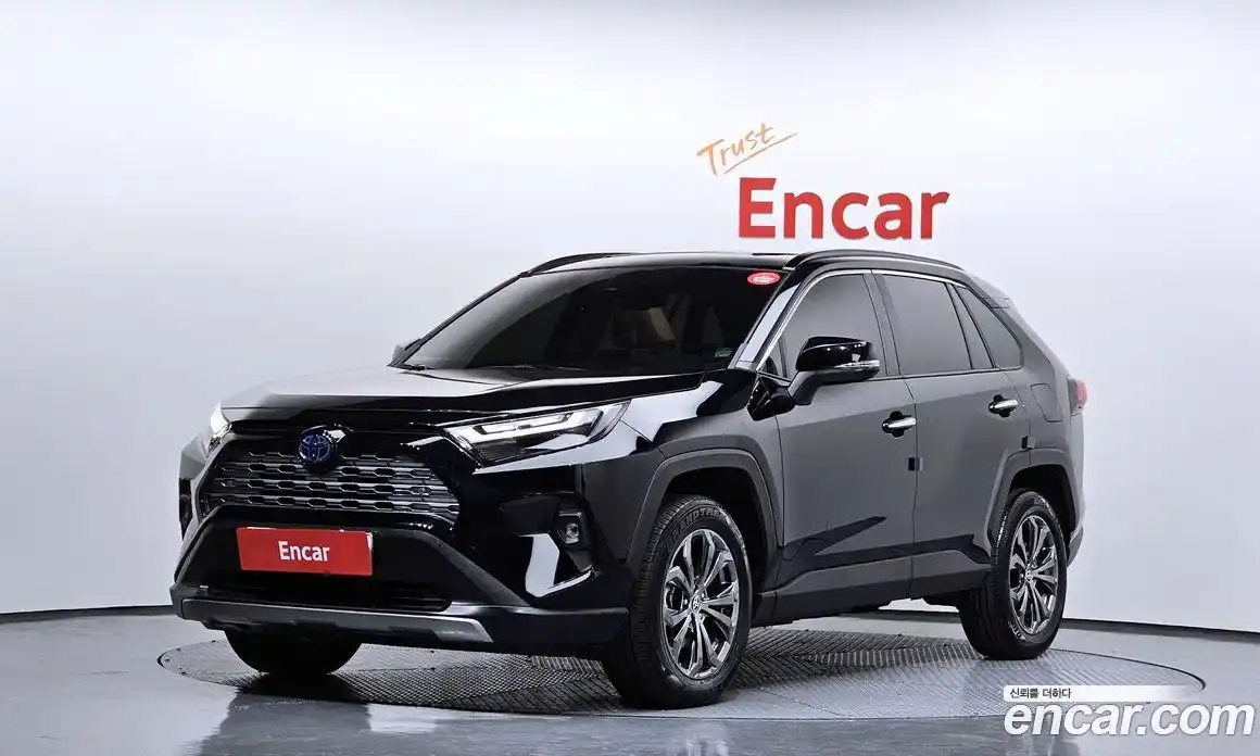 Toyota RAV4 2023 2.5 Автомат в Москве № 170162, фото 5