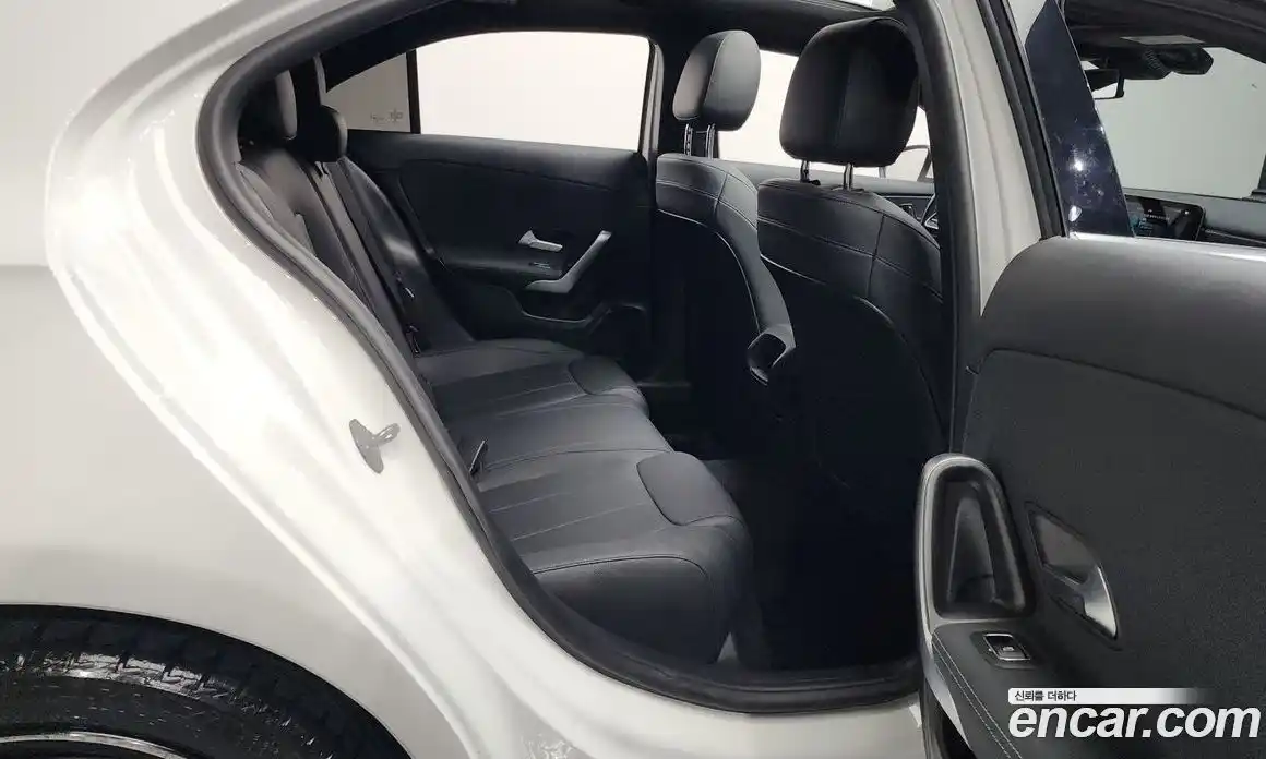 Mercedes-Benz A-Class 2020 2.0 Автомат в Москве № 173577, фото 17