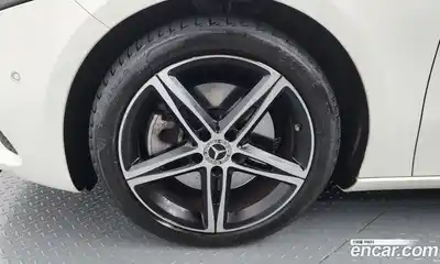 Mercedes-Benz A-Class 2020 2.0 Автомат в Москве № 173577, миниатюра 4