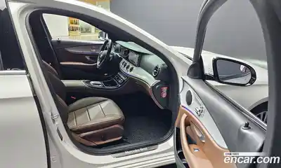 Mercedes-Benz E-Class 2021 2.0 Автомат в Москве № 178130, миниатюра 6