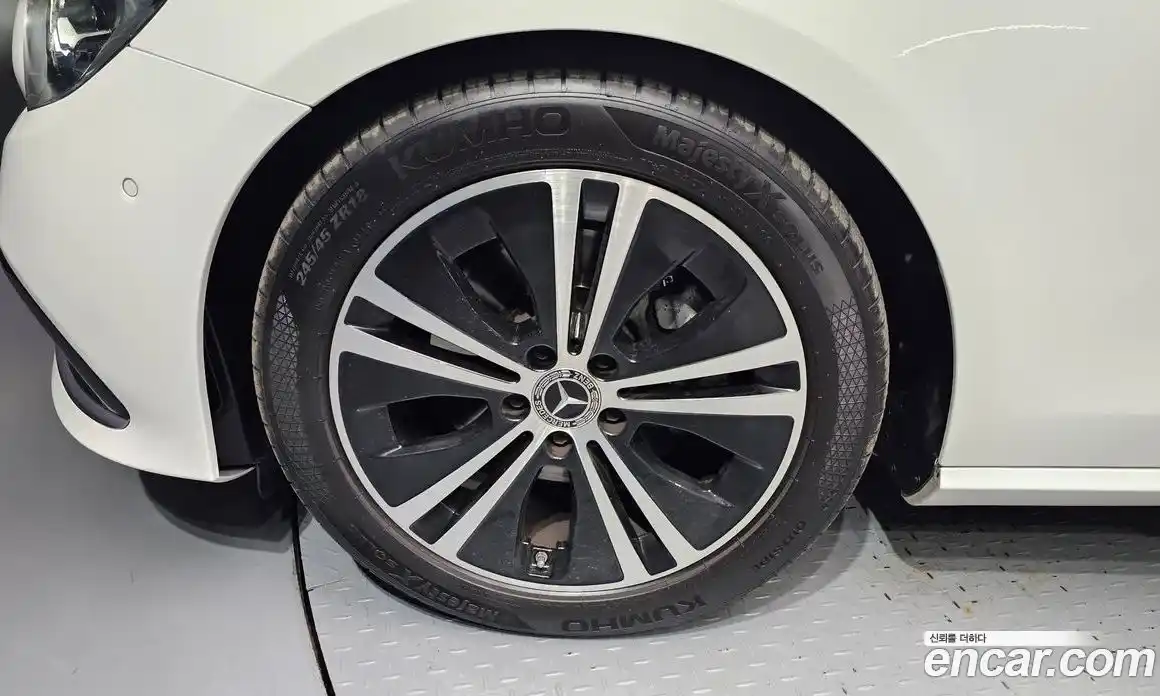 Mercedes-Benz E-Class 2021 2.0 Автомат в Москве № 178130, фото 10