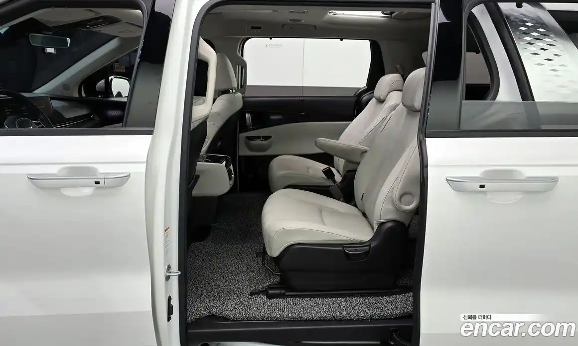 Kia Canival 2021 2.2 Автомат в Москве № 19031, фото 7