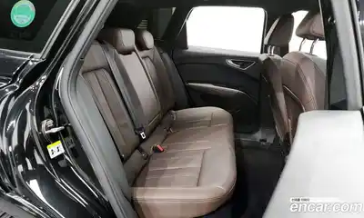 Audi Q4 e-tron 2022 0.2 Автомат в Москве № 191330, миниатюра 6