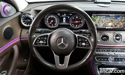 Mercedes-Benz E-Class 2019 1.9 Автомат в Москве № 194967, миниатюра 3