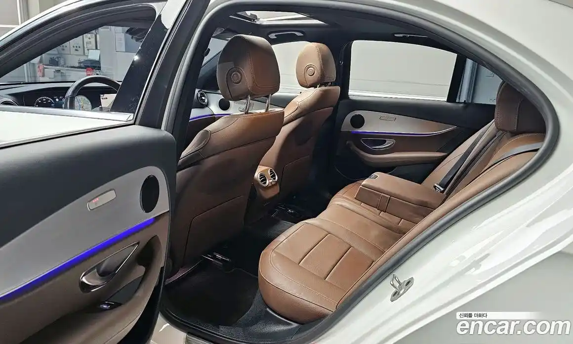 Mercedes-Benz E-Class 2021 2.0 Автомат в Москве № 195590, фото 13