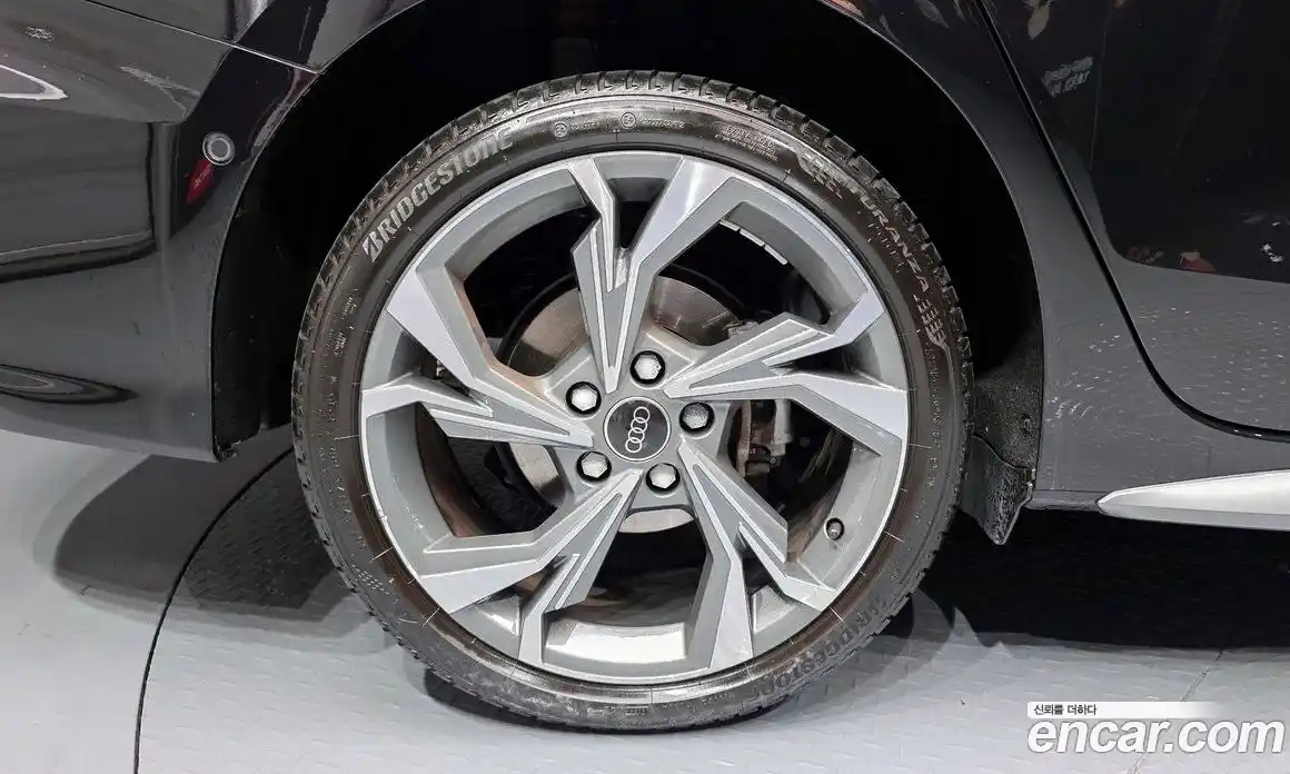 Audi A3 2023 2.0 Автомат в Москве № 196052, фото 16