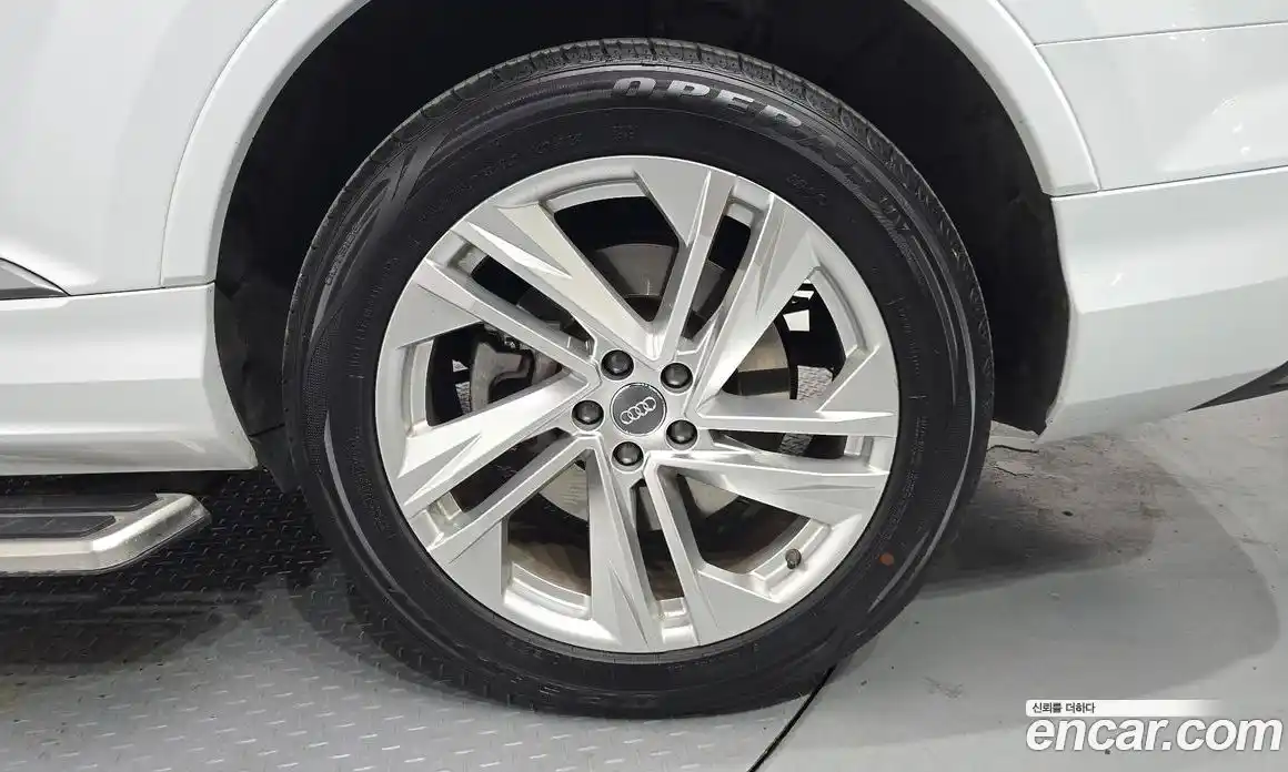 Audi Q7 2021 3.0 Автомат в Москве № 196559, фото 5