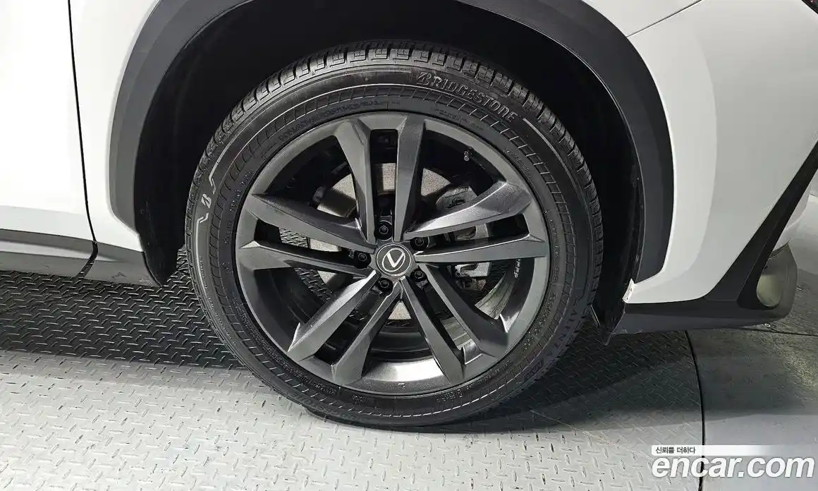 Lexus NX 2025 2.5 Автомат в Москве № 198731, фото 3