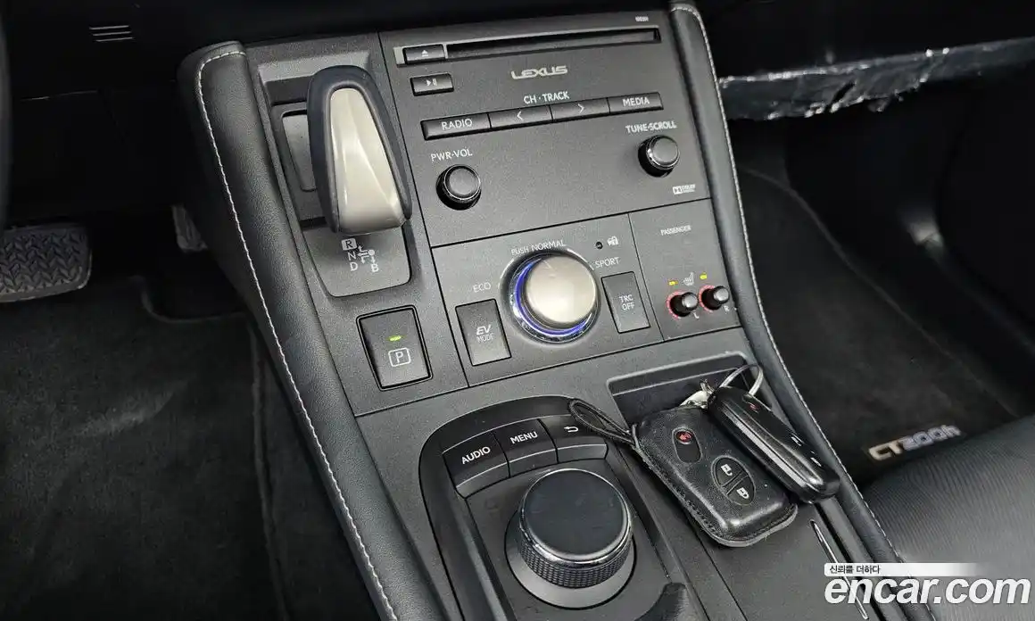 Lexus CT200h 2017 1.8 Автомат в Москве № 198784, фото 17