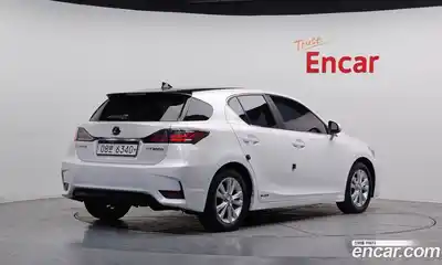 Lexus CT200h 2017 1.8 Автомат в Москве № 198784, миниатюра 3