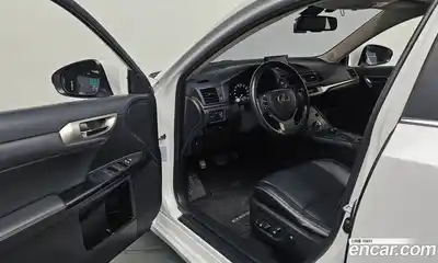 Lexus CT200h 2017 1.8 Автомат в Москве № 198784, миниатюра 4