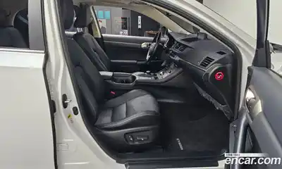 Lexus CT200h 2017 1.8 Автомат в Москве № 198784, миниатюра 6