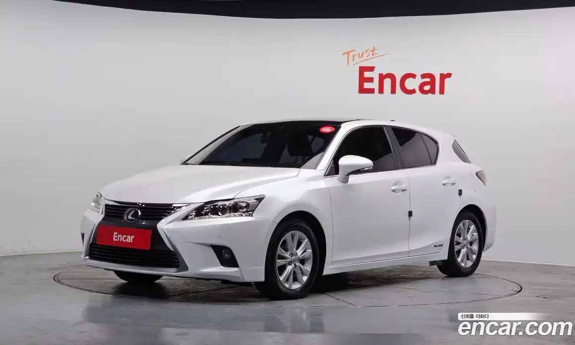 Lexus CT200h 2017 1.8 Автомат в Москве № 198784, фото 10