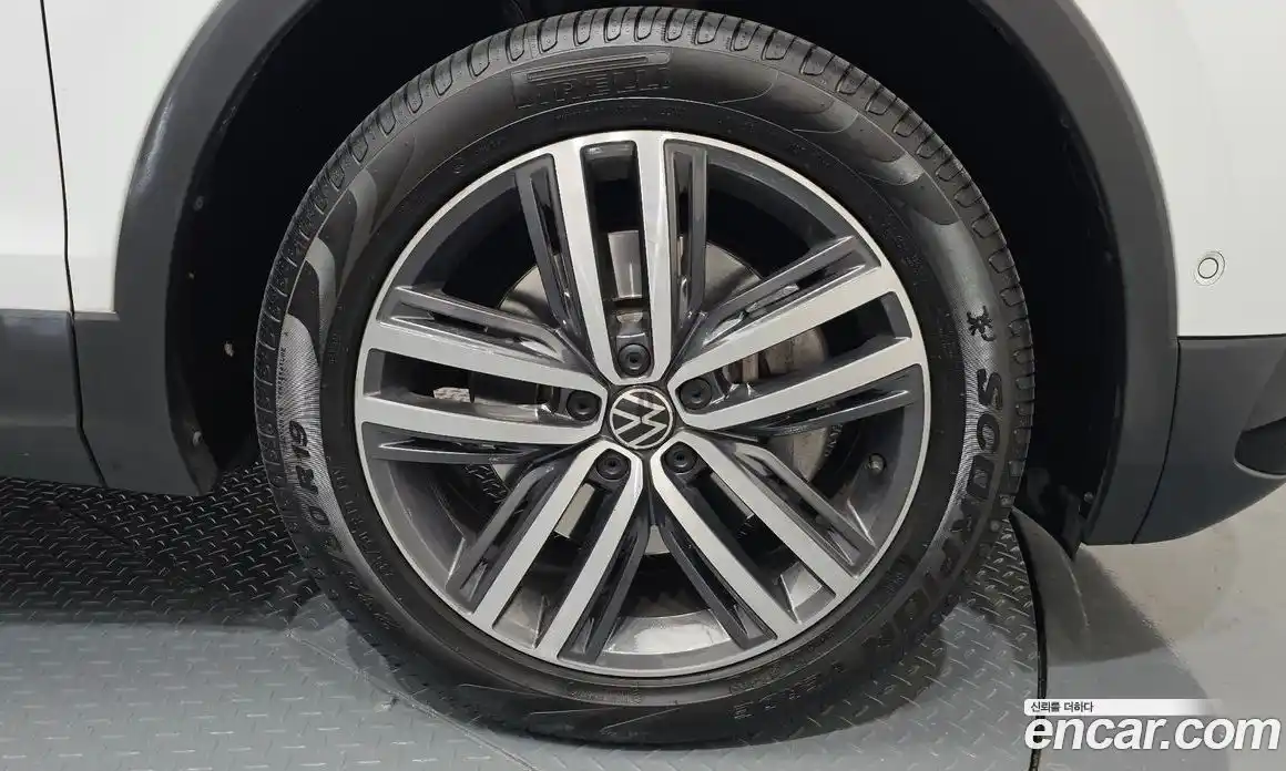 Volkswagen Tiguan 2024 2.0 Автомат в Москве № 198999, фото 12